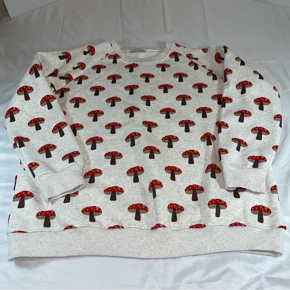 SM Wardrobe Mushroom Print Sweatshirt Gray Red Toadstool Pullover XL Cottagecore